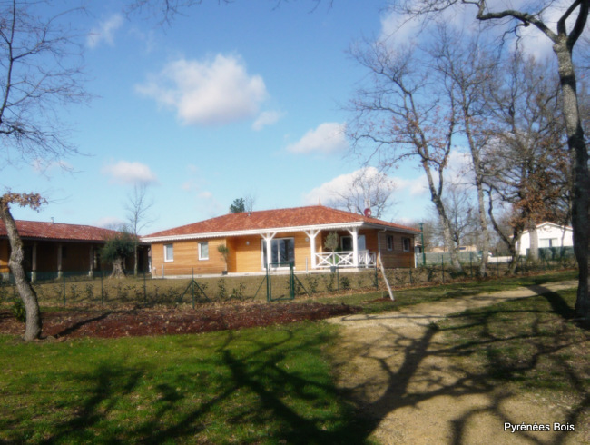 Maison bois de plain pied à Bas-Mauco