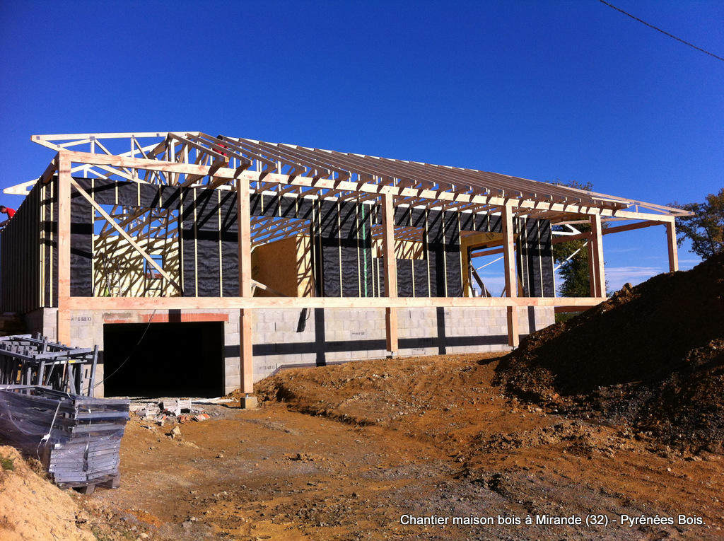 Construction maison ossature bois dans le Gers : charpente